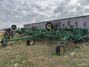 2006 John Deere 2210