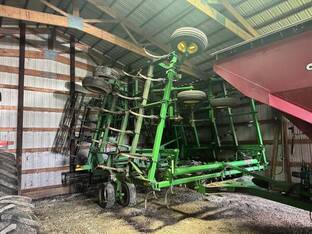 2012 John Deere 2210