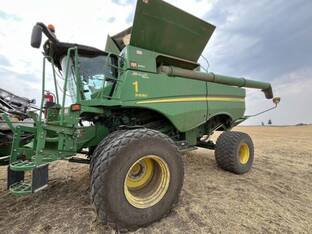 2015 John Deere S690