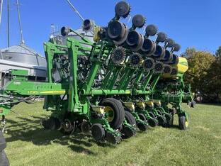 2015 John Deere 1795