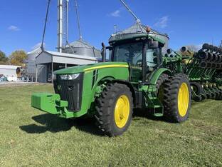 2014 John Deere 8260R