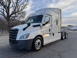 2021 Freightliner CASCADIA 126