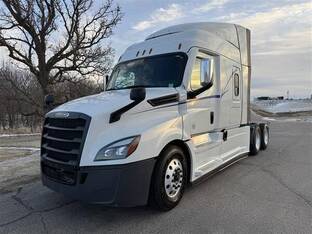 2021 Freightliner CASCADIA 126