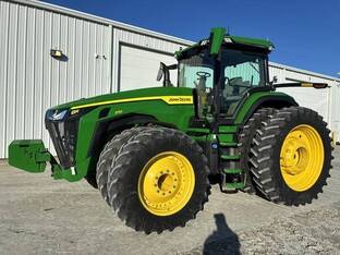 2022 John Deere 8R 370