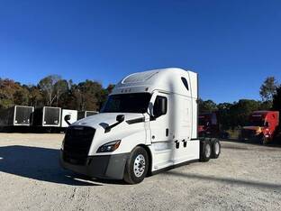 2021 Freightliner CASCADIA 126