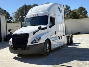 2021 Freightliner CASCADIA 126