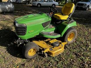 2017 John Deere X750