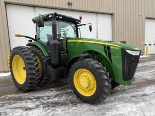 2013 John Deere 8235R