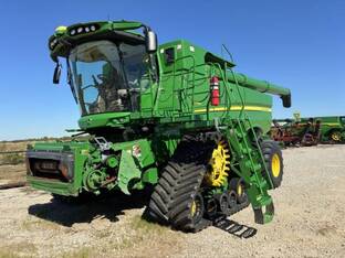 2023 John Deere S790