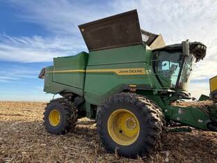 2025 John Deere S7 800