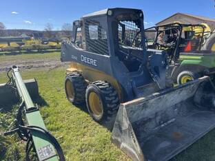 2016 John Deere 324E
