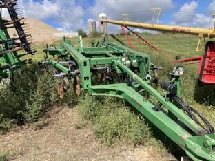 2010 John Deere 2700