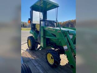 2004 John Deere 2210