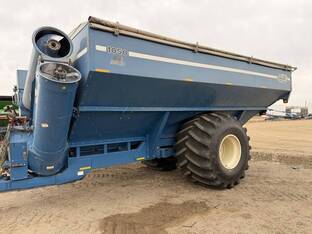 2009 Kinze 1050