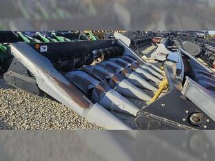 1989 Gleaner HUGGER 630