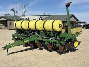 1987 John Deere 7200