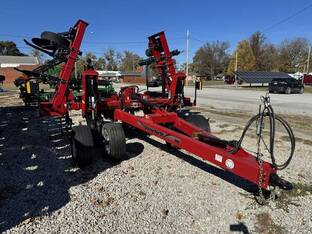 2025 Unverferth ZONEBUILDER 132