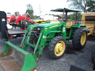 John Deere 5075E