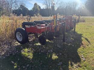 2024 Unverferth ZONEBUILDER 122