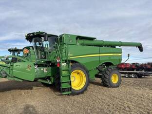 2022 John Deere S780