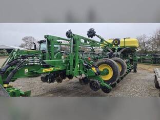2022 John Deere 1775NT