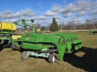 1989 John Deere 654