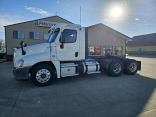 2017 Freightliner CASCADIA 125