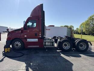 2022 Freightliner CASCADIA 126