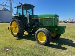 1993 John Deere 4560