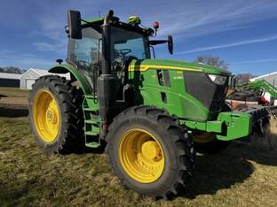 2025 John Deere 6R 215