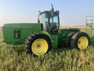 1996 John Deere 8570