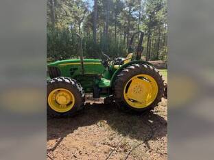 2010 John Deere 5085M