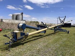 2022 Harvest International H1084XT