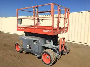 2015 SKYJACK SJ6832RT