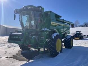 2025 John Deere S7 700