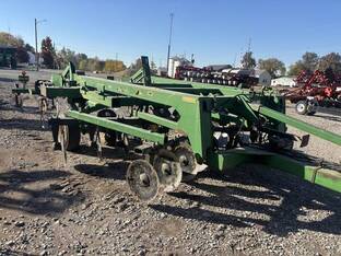 2004 John Deere 2700