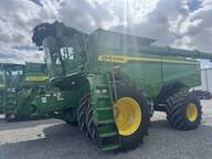 2025 John Deere S7 900