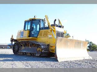 2022 Komatsu D65EX-18