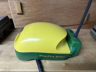 John Deere StarFire 6000 with 900mhz RTK