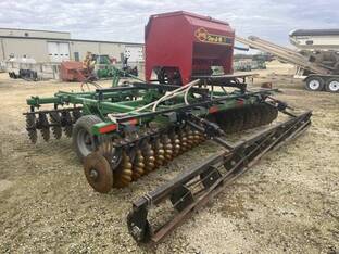 2017 Frontier VT1715