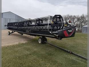 2019 MacDon Industries FD140