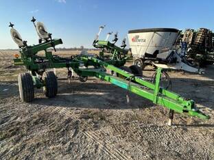 2022 John Deere 2100