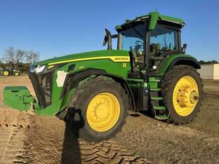 2022 John Deere 8R 280