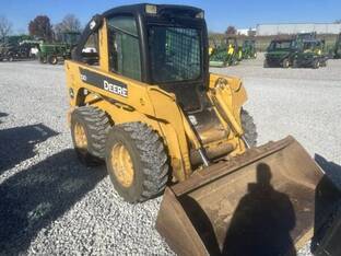 2007 John Deere 320
