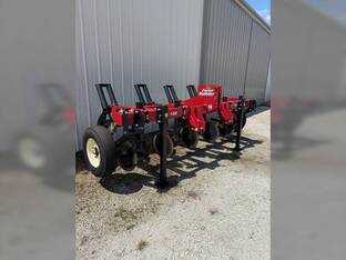 2018 Unverferth ZONEBUILDER 132