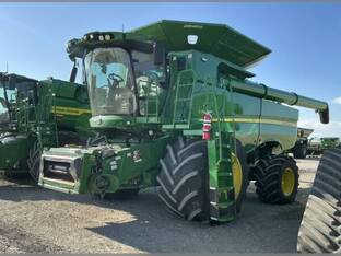 2023 John Deere S790