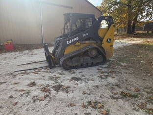 2017 John Deere 317G