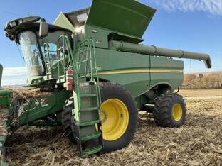 2022 John Deere S780