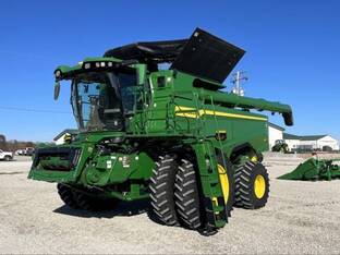 2025 John Deere S7 700