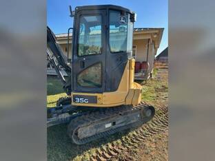 2017 John Deere 35G